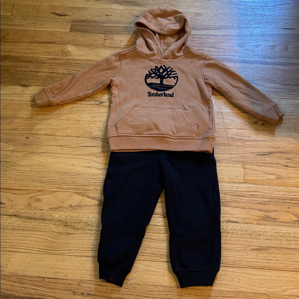 Boys Timberland sweatsuit size 3T